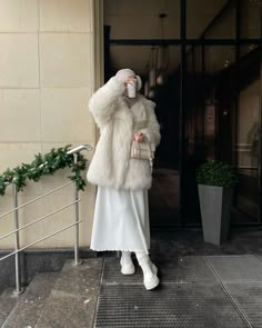 Snow Outfit Inspo, Halal Outfits, Smart Casual Women Outfits, New Hijab, Fur Coat Outfit, Smart Casual Women