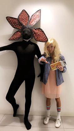 Demogorgon Costume, Eleven Cosplay, Stranger Things Halloween Costume, Best Friend Costumes, Easy Couple Halloween Costumes, Easy Couples Costumes, Unique Couple Halloween Costumes, Cute Couples Costumes, Stranger Things Costume