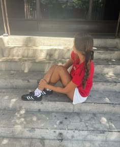 Sambas Summer Outfit, Hairstyle Ideas Aesthetic, Adidas Spezials, White Skirt Outfits, Adidas Samba Outfit, Samba Outfit, Spain Vacation, Quoi Porter, Aesthetic Girly