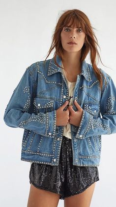 Jean Upcycle, Rhinestone Denim Jacket, Bedazzled Jeans, Ropa Upcycling, Rhinestone Denim, Diy Denim Jacket, Painted Jacket, Denim Decor, Diy Clothes Design