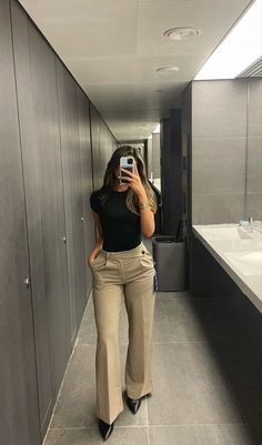 Business Casual Inspo Summer, Formal Pants Outfit Women, Work Baddie, Library Outfits, European Wardrobe, Real Estate Outfits, Corporate Girly, Formal Pants Women, Form Outfits