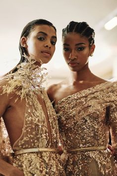 Elie Saab Spring/Summer 2019 Couture | British Vogue Elie Saab Haute Couture, Runway Gowns, Elie Saab Spring, Elie Saab Couture, Catwalk Collection, Glamour Beauty, Vogue Australia, Couture Week, Dresses Short