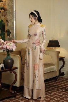 Vietnamese Style Fashion, Overall Costume, Eastern Aesthetic, Moda China, Eid Fashion, Wide Legs Pants, Asian Style Dress, Vietnam Dress, Star Master