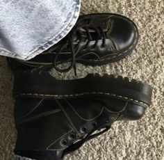 Cool Doc Martens, Grunge Doc Martens, Dc Martens, Doc Marten Shoes, Academia Shoes, Dm Boots, Grunge Shoes, Dr Shoes, Doc Marten