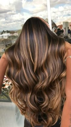 Highlights Brown Hair Balayage, Hair Caramel, Balayage Hair Caramel, Rambut Brunette, Highlights Curly Hair, Honey Brown Hair, Hair Color Caramel