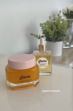 It Girl Instagram, Skincare Brands, Basic Skin Care Routine, Beauty Balm, Skin Essentials