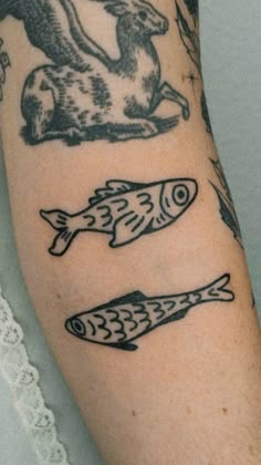 3 Animal Tattoo, Tiny Funky Tattoos, Flash Fish Tattoo, Mens Stick And Poke Tattoos, Classy Small Tattoos, Early 2000 Tattoos, Finger Tattoos Ocean, Cute Patch Work Tattoos, New American Tattoo