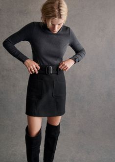 Short skirt ;Straight cut;Removable main material belt;Patch pockets on front and welt pockets on back;Invisible zip and side hook fastening;Lined;Side length 44 cm / 17.3 in (for a 36) Ranch Party, Business Casual Skirt, Mimi Dress, Short Pollera, Short Black Skirt, Work Skirts, Fashion Capsule, All Black Outfit, Winter 2024