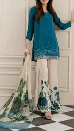 Festival Outfits Ideas, Coords Set, Classy Going Out Outfits, Festival Outfit Ideas, Kurti Sets, Outfit Ideas Fashion, Fancy Shirt, Pakistani Suit, Classy Outfits For Women