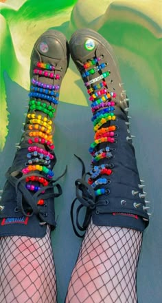 Shoes Beads, Kandi Kid, Scene Outfits, Rawr Xd, Scene Fashion, Simple Crochet, Scene Kids, Estilo Punk