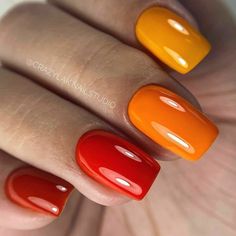 Simple Autumn Nails Short Orange, Autumn Nails Colors Orange, Orange Manicure Ideas, Fall Skittle Nails, Fall Color Nail Designs, Nail Ideas Heart, Mixed Color Nails, Late Summer Nails, Orange Manicure