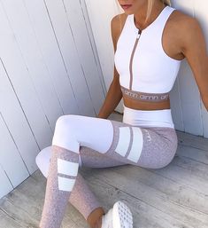 High Waist Sports Leggings, Outfit Yoga, Yoga Photography, Sport Style, Womens Workout Outfits, Workout Outfit