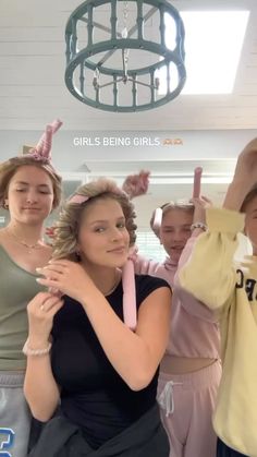 Detailed video on how to wrap heatless curlers! Get perfect curls every time!! * * #heatless #heatlesscurls #heatlesscurlers #curls… | Instagram Dyson Blowout, Josie Balka, Blowout Hairstyles, Heatless Curls Overnight, Heatless Hair, Volume Curls