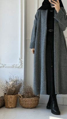 Long Coat Outfit Hijab, Winter Outfits Women Hijab, Hijab Coat Outfits, Abaya For Winter, Abaya With Coat, Winter Outfits For Hijab, Hijab Winter Outfit, Hijab Fashion Winter, Aesthetic Modest Outfits