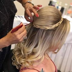 Shortish Hair, Super Cute Hairstyles, Hair Upstyles, Prom Hairstyles For Long Hair, Fast Hairstyles, Pinterest Hair, Short Hair Balayage, Braided Hairstyles Easy