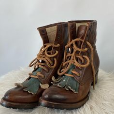 Green Tassel Brown Leather Boots Druid Shoes, Farmer Boots, Band Aesthetic, Brown Leather Boots, Art Tips, Character Outfits, Scarecrow, Brown Boots, Victorian Fashion