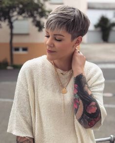 Gray Haircut, Side Cut Hairstyles, Short Spiky Haircuts, Shampoo For Gray Hair, Cool Short Hairstyles, Gray Hair Cuts, Super Short Hair