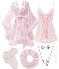 Fancy Pjs, Spoiled Princess, Fancy Robes, Pijamas Women, Cute Sleepwear, Night Wear, Claw Clips, Pink Outfits, Really Cute Outfits