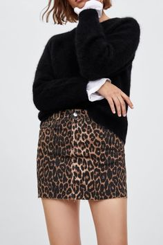 Leopard Print Clothes, Animal Print Mini Skirt, Leopard Print Outfits, Animal Print Outfits, Print Mini Skirt, New In Fashion, Zara Outfit, Animal Print Fashion, Miniskirt Outfits