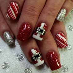 Belt Nails, Fake Crying, Christmas Manicures, Nail Christmas, Girl Pranks, Santa Belt, Santa Nails