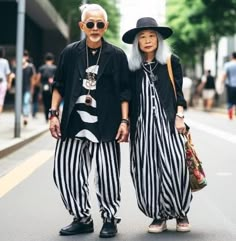 Japanese Casual Outfits, Japanese Style Outfits, Tokyo Streetwear, Pastel Witch, Streets Of Tokyo, Outrageous Fashion, October Fashion, Couple Fits