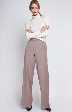 Lanti SD111 spodnie beż Świetne spodnie damskie, szerokie nogawki, po bokach kieszenie Look Working Girl, Easy Outfits, Pantalon Large, Handmade Fashion, Simple Outfits, Trousers Women, Capsule Wardrobe, Outfit Inspirations, Normcore