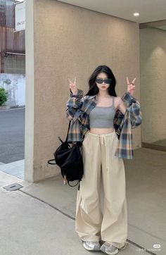 Asian Inspired Outfits Street Styles, Outfits For Short Women, Korean Outfit Street Styles, Everyday Fashion Outfits, Casual Day Outfits, Tomboy Outfits, Elegante Casual, Quick Outfits