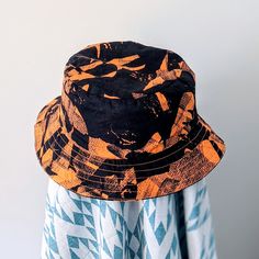 Brand new HANDMADE Bucket hat made from VINTAGE fabric (80s)  There are 2 of them. Measurements:  1- 60-61 cm diameter 2- 57 cm diameter I have more fabric like this, so I can make you a bucket hat in your size. Made with care and love in my small studio in Malasaña Madrid <3. DIY Vintage Cotton Hat One Size, Adjustable Orange Cotton Bucket Hat, Orange Cotton Summer Hat, Retro Cotton Hat For Vacation, Orange Cotton Beach Hat, Orange Cotton Bucket Hat For Summer, Orange Cotton Bucket Hat, Retro Wide Brim Cotton Sun Hat, Summer Orange Cotton Bucket Hat