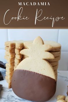 A chocolate dipped macadamia shortbread cookie shaped like a pineapple. Shortbread Sugar Cookie Recipe, Hawaiian Banana Bread, Best Shortbread Cookies, Hawaiian Desserts, Huli Huli, Macadamia Cookies, Kalua Pork, Macadamia Nut Cookies, Nut Cookies