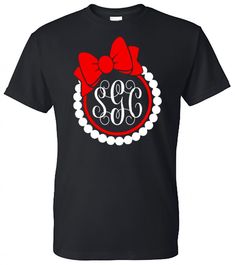 Pearls and Bow Monogram - Black Tee | Southern Grace Creations Black Top Design, Disney Shirts For Men, Southern Grace, Diy Disney Shirts, Monogram T Shirts, Vinyl Shirts, Monogram Design, Disney Shirts, Top Design