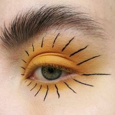 Yellow And White Makeup, Black And Yellow Makeup, Yellow And Black Aesthetic, Editorial Make-up, Halloweenský Makeup, Sun Energy, Editorial Vogue, 얼굴 드로잉