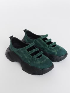 collection-all-footwear Chunky Shoes For Women, Boots 2025, Sneaker Aesthetic, Shoes For Wide Feet, Everyday Sneakers, Strap Sneakers, Fairy Shoes, Everyday Shoe, Minimal Nails