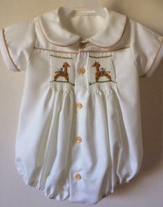 Chicken Aesthetic, Toddler Smock, Stylish Kids Fashion, Smocked Clothes, Sewing Projects Clothes, Vintage Baby Clothes, Newborn Baby Dolls, Heirloom Sewing, Baby Boy Fashion