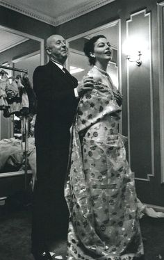 Ava Gardner and Chritian Dior Paris 1956 Manuel Litran Ava Gardner, Tilda Swinton, Dior Haute Couture, Dior Couture, Charlize Theron, Golden Age Of Hollywood, Vintage Hollywood