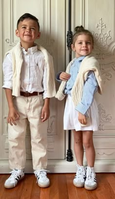 Old Money Family Outfits, Rich Children Aesthetic, Baby Boy Outfits Old Money, Elegant Kids Outfit, Old Money Kids Aesthetic, Little Boys Outfit Ideas, Preppy Little Kids, Old Money Kids Outfits Boy, Old Money Parenting