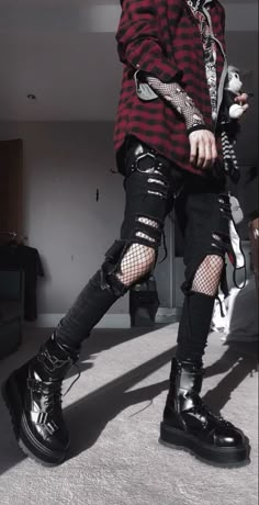 Mens Alt Outfits, Emo Outfit Ideas Men, Goth Man Aesthetic, Emo Goth Outfits Men, Punk Rock Aesthetic Outfits Men, Rock Outfits For Men, Punk Man Outfit, Alt Clothes Male, Gothic Aesthetic Outfit Men