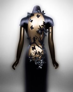 The Costume Institute’s Chinese Exhibit Imagines an Impossible Conversation Between the East and West Flower Moon, Elegante Y Chic, Costume Institute, Ballroom Dress, Through The Looking Glass, Katie Holmes, Zac Posen, Paul Gaultier