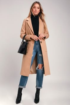 The Lulus Style Squad Tan Long Coat is here to protect your outfit from the elements while you and your besties hit the town! Thick, woven wool-like felt forms this chic, structured coat with a collared neckline, wide lapels, long sleeves, and long, two button bodice with front patch pockets. Fit: This garment fits true to size. Length: Knee Length. Size medium measures 44" from shoulder to hem. Bust: Great for any cup size. Waist: Not Fitted - comfortable room throughout midsection. Hip: Not Fi Tan Coat Outfit, Coat Outfit Casual, Winter Coat Outfits, Tan Coat, Stylish Coat, Looks Black, Coat Outfits, Outfit Casual