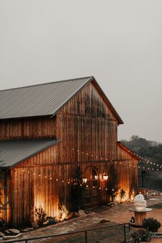 Country Wedding Ideas, Outdoor Country Wedding, Country Wedding Venues, Country Barn Weddings, Country Style Wedding, Barn Wedding Decorations, Country Theme Wedding, Country Theme, Country Barn