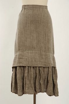 linen skirt--I like how it is more fitted on top, then gathered full below, so it's flattering and still has fun movement. Linen Skirt Pattern, A Skirt, Skirt Pattern