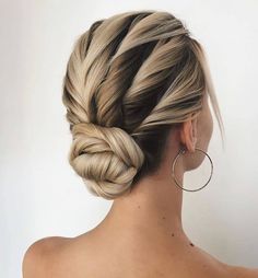 Elegant Wedding Hair, Best Wedding Hairstyles, Top Hairstyles, Bun Hairstyle, Low Bun, Bun Hairstyles For Long Hair, Penteado Cabelo Curto, Wedding Hairstyles Updo, Wedding Hair And Makeup