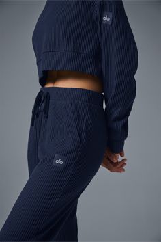 Meet the sweats you’ve seen all over your feed. They’re done in a plush, incredibly soft, wide-ribbed fabric that feels as good as it looks. The jogger-style silhouette is luxuriously cozy with a high-rise waistband and ankle cuffs. Make it a matching set with the Muse Hoodie. Cute Comfy Outfits For School, Comfy Outfit For School, Matching Sweat Set, Sweat Sets, Gray Accessories, Celestial Blue, Matching Sets Outfit, Sweat Set, The Muse