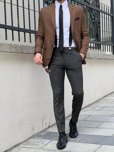 Bojoni Suit Combinations Men, Camel Blazer, Blazer Outfits Men, Mens Smart Casual Outfits, Mens Business Casual Outfits, Suit Tuxedo, Blazer Men, Formal Men Outfit, Mens Fashion Blazer