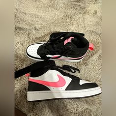 Pink Black White High Top Brand New Nike Dunks Nike Court Vintage, Nike Dunks High, High Top Nike, Nike Shoes High Tops, Panda Shoes, High Top Tennis Shoes, Nike Air Max Excee, Gymnastics Mats