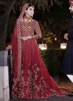 Pakistani Bridal Lehenga, Bridal Mehndi Dresses, Walima Dress, Red Bridal Dress, Beautiful Bridal Dresses, Pakistani Formal Dresses, Desi Wedding Dresses, Asian Bridal Dresses, Asian Wedding Dress