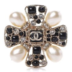 ♔ Chanel Vintage Chanel Jewelry, Gabrielle Chanel, Bead Embroidery Jewelry, Diamond Brooch, Chanel Vintage, Embroidery Jewelry