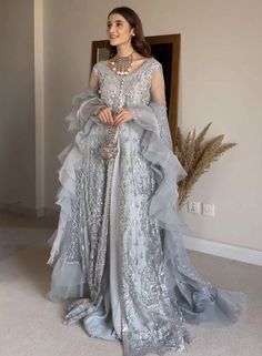 Gray Pakistani Dress, Pakistani Summer Dresses, Asian Fits, Pakistani Gowns, Maria B Lawn, Long Party Gowns, Turkey Wedding, Walima Dress, Pakistani Clothes Online