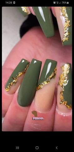 Fall Nails 2022 Color Trends Green, Olive Green Fall Nails Acrylic, Sage Green And Gold Nails Acrylic, Olive Green And Gold Nails Designs, Olive Green Acrylic Nails Designs, Olive Green Wedding Nails, Army Green And Gold Nails, Green N Gold Nails, Olive And Gold Nails