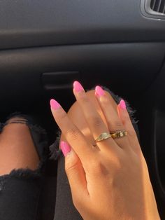 Almond Trendy Nails Pink, Colorful Almond Shaped Nails, Best Summer Nail Colors 2024, Pink Nail Inspo Almond, Pink Nails Spring, Winter Nail Art Designs, Classy Acrylic Nails