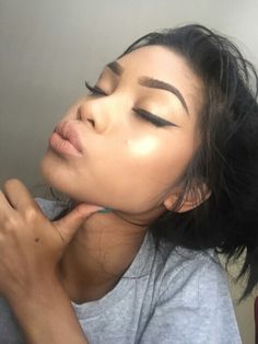 Pinterest:@ Naidhrua Era Istrefi, Eyebrows On Fleek, Makeup On Fleek, Lip Hair, Without Makeup, Flawless Makeup, Kiss Makeup, Makeup Goals, Cute Makeup